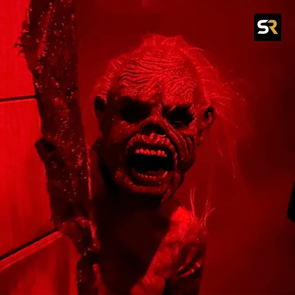 Дом с привидениями парка Universal Orlando Resort по фильму «Изгоняющий дьявола: Верующий» (2023)