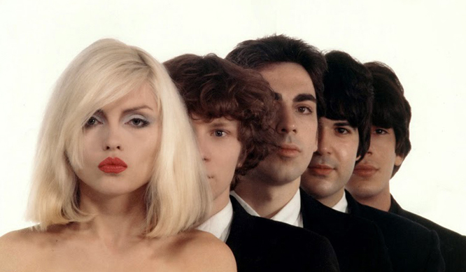 Blondie: Дебби Харри и Крис Стейн (в центре)