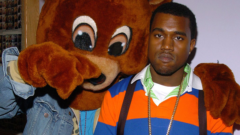 В начале большого пути: Канье Уэст и медведь.